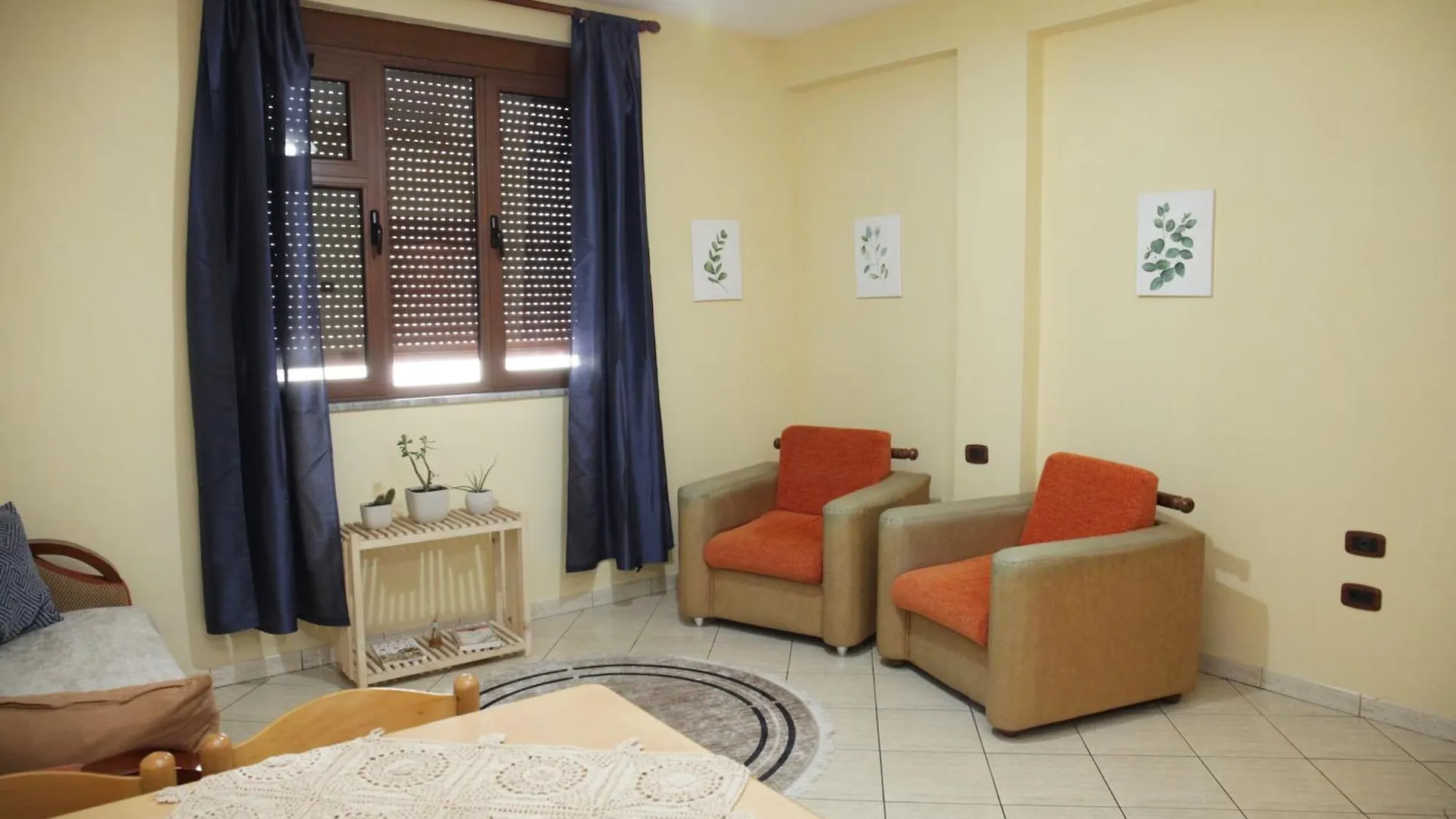 Cozy 2 Bedroom Apartment 10 Min Walk To Center Shkodër