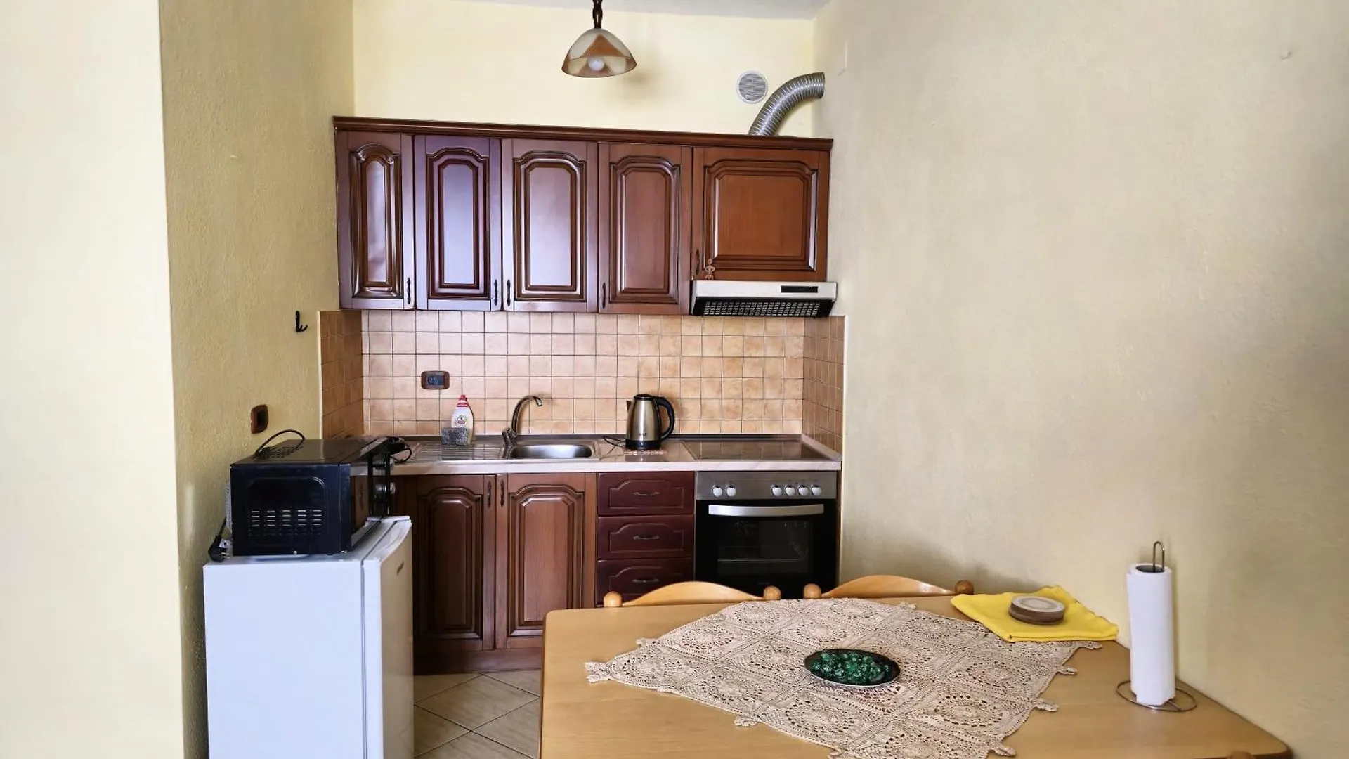 Cozy 2 Bedroom Apartment 10 Min Walk To Center Shkodër